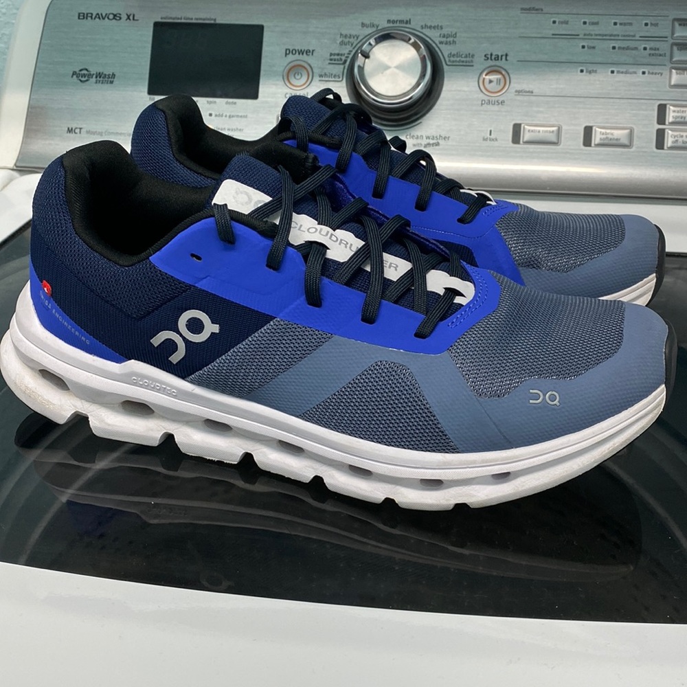 On Running Cloud Runner Shoes 9